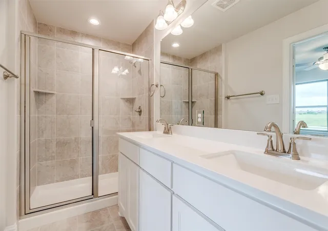 Photo 4 of Townhouse for sale at 1529 Homeplace Cir, Mansfield, TX 76063 | MLS# 21361762 | Listing updated on 2026-08-17