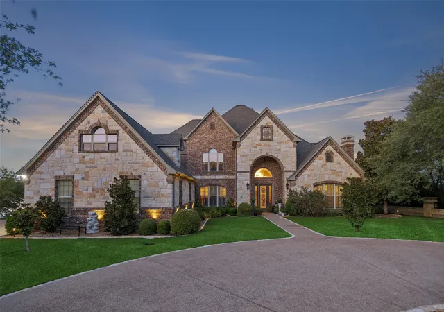 Photo 1 of Single family home for sale at 826 Cimmarron Bay Dr, Runaway Bay, TX 76426 | MLS# 21352147 | Listing updated on 2026-08-19