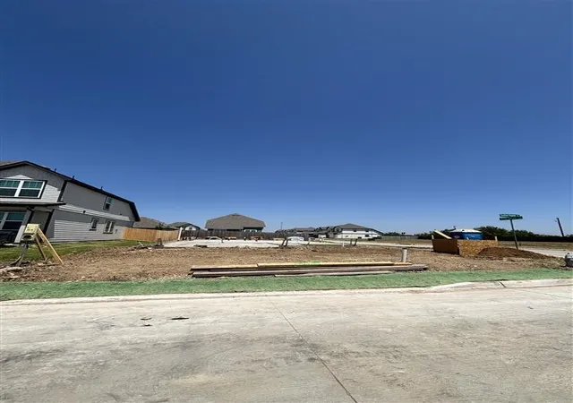 Photo 2 of Single family home for sale at 2400 Southern Magnolia Dr, Fort Worth, TX 76123 | MLS# 21361763 | Listing updated on 2026-08-21