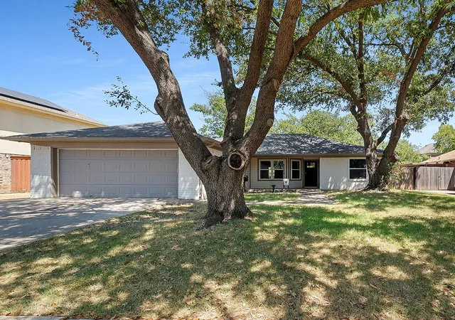 Photo 2 of Sale Pending at 6804 Richfield Dr, North Richland Hills, TX 76182 | MLS# 21343396 | Listing updated on 2026-09-05