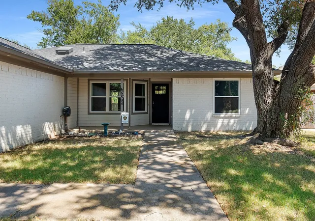 Photo 3 of Sale Pending at 6804 Richfield Dr, North Richland Hills, TX 76182 | MLS# 21343396 | Listing updated on 2026-09-05