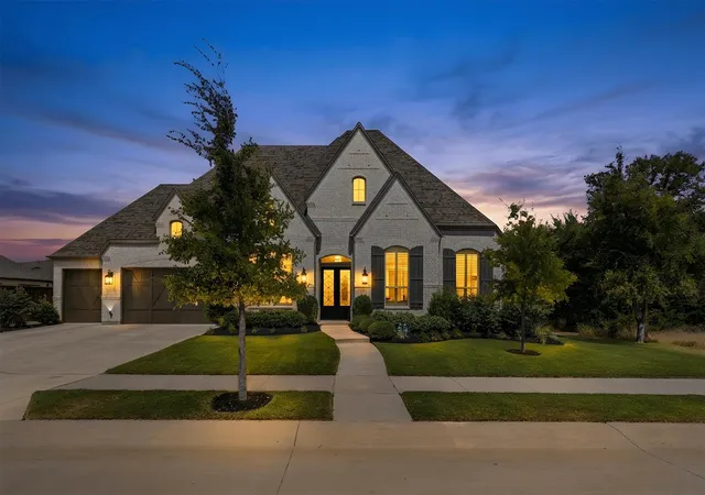 Photo 2 of Single family home for sale at 4404 Lake View Rd, Oak Point, TX 75068 | MLS# 21360979 | Listing updated on 2026-10-07
