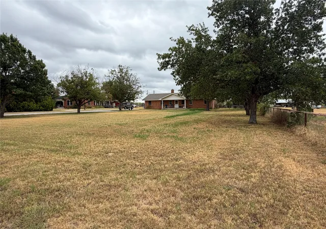 Photo 2 of Single family home for sale at 1509 State Hwy 67, Graham, TX 76450 | MLS# 21361862 | Listing updated on 2026-10-01
