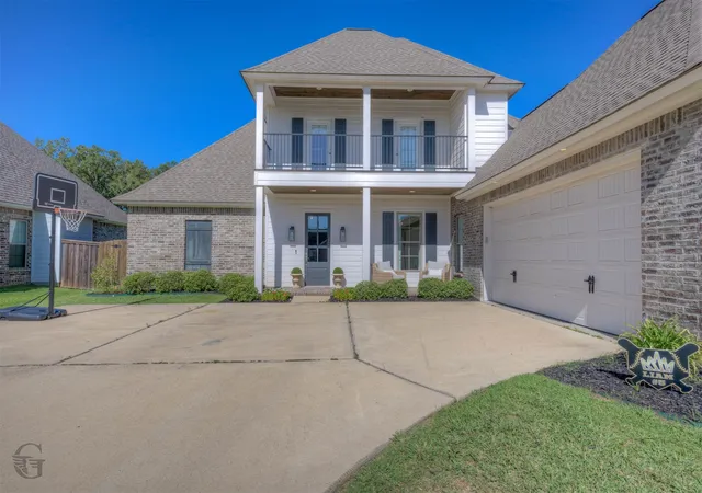 Photo 3 of Single family home for sale at 941 Dumaine Dr, Shreveport, LA 71106 | MLS# 21361251 | Listing updated on 2026-08-30