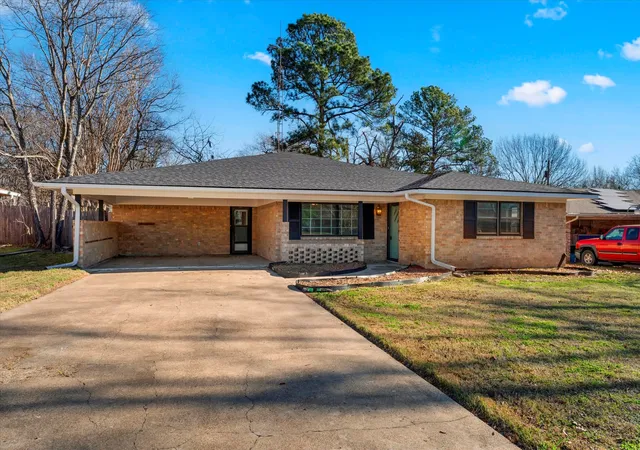 Photo 2 of Single family home for sale at 601 N 38Th St, Corsicana, TX 75110 | MLS# 21361711 | Listing updated on 2026-08-18
