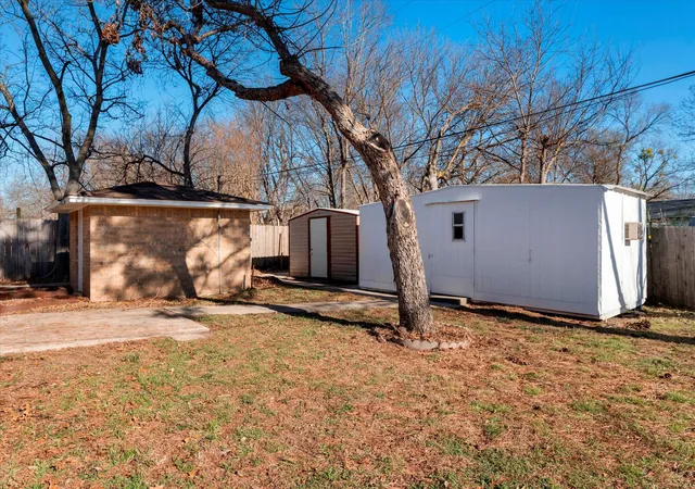 Photo 4 of Single family home for sale at 601 N 38Th St, Corsicana, TX 75110 | MLS# 21361711 | Listing updated on 2026-08-18