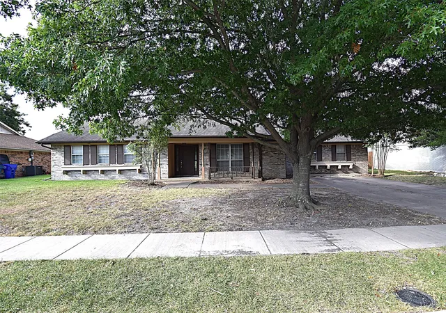 Photo 1 of Single family home for sale at 719 Bowie St, Forney, TX 75126 | MLS# 21361849 | Listing updated on 2026-09-01