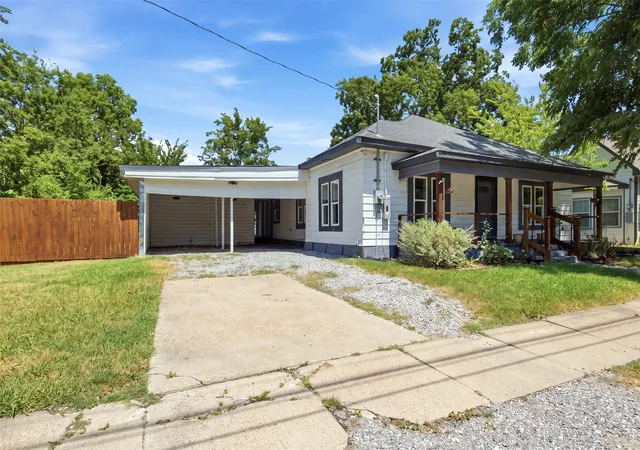 Photo 2 of Sale Pending at 1812 Oneal St, Greenville, TX 75401 | MLS# 21361861 | Listing updated on 2026-09-29