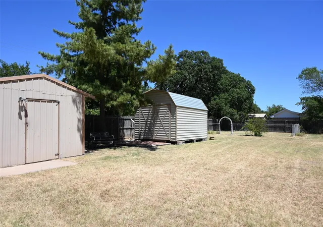 Photo 27 of Single family home for sale at 426 Pleasant Ln, Clyde, TX 79510 | MLS# 21357444 | Listing updated on 2026-10-02