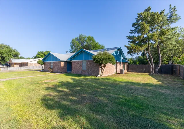 Photo 3 of Single family home for sale at 426 Pleasant Ln, Clyde, TX 79510 | MLS# 21357444 | Listing updated on 2026-10-02