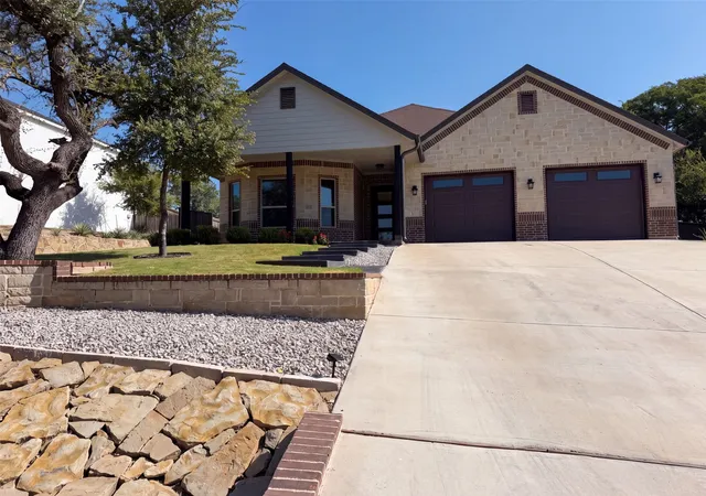 Photo 1 of Single family home for sale at 8912 Holt St, Lakeside, TX 76135 | MLS# 21361988 | Listing updated on 2026-10-09