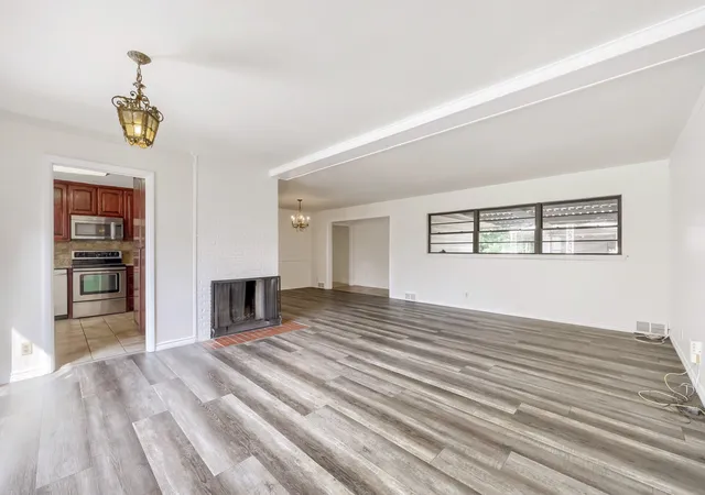 Photo 3 of Sale Pending at 6716 Woodstock Rd, Fort Worth, TX 76116 | MLS# 21360655 | Listing updated on 2026-08-28