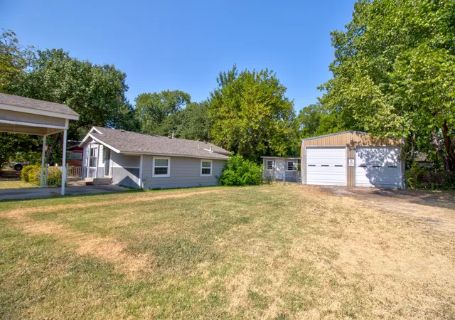 Photo 3 of Single family home for sale at 111 Faye Cir, Little Elm, TX 75068 | MLS# 21357368 | Listing updated on 2026-09-01