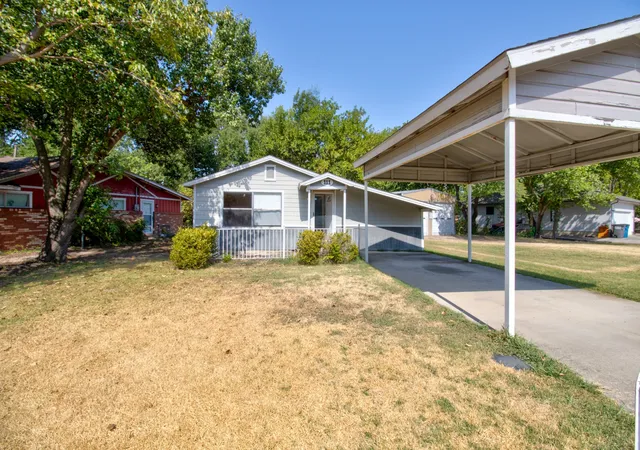 Photo 1 of Single family home for sale at 111 Faye Cir, Little Elm, TX 75068 | MLS# 21357368 | Listing updated on 2026-09-01