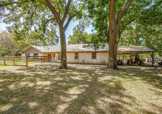 Photo 4 of House for sale at 1377 E Gibtown Rd, Poolville, TX 76487 | MLS# 21362045 | Listing updated on 2026-08-18
