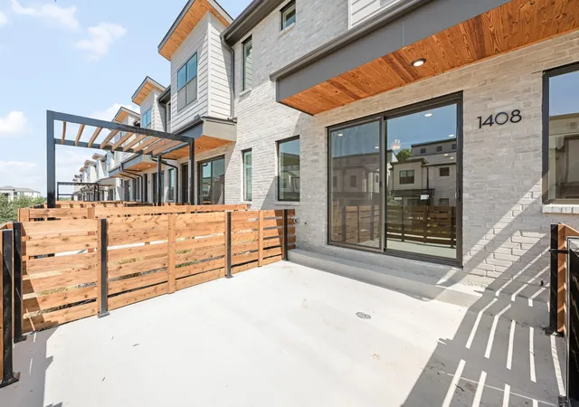 Photo 1 of Townhouse for sale at 1414 Azalea Dr, Melissa, TX 75454 | MLS# 21362101 | Listing updated on 2026-09-28