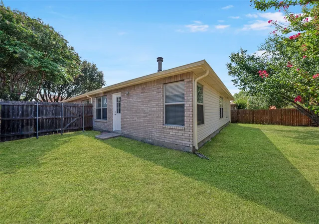 Photo 3 of Single family home for sale at 1024 Lake Trail Dr, Little Elm, TX 75068 | MLS# 21346743 | Listing updated on 2026-10-05