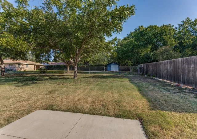 Photo 3 of Sale Pending at 6558 Garland Ave, Fort Worth, TX 76116 | MLS# 21360386 | Listing updated on 2026-09-30