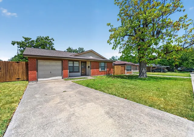 Photo 2 of Sale Pending at 3433 Sheryl Dr, Mesquite, TX 75150 | MLS# 21362086 | Listing updated on 2026-10-05