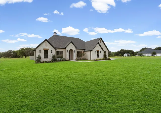 Photo 3 of Single family home for sale at 509 Acorn Trl, Granbury, TX 76049 | MLS# 21352406 | Listing updated on 2026-09-03