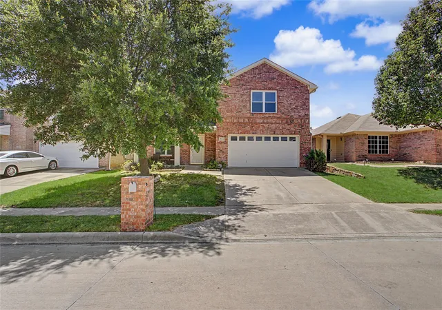 Photo 1 of Sale Pending at 9941 Sparrow Hawk Ln, Fort Worth, TX 76108 | MLS# 21360532 | Listing updated on 2026-08-31