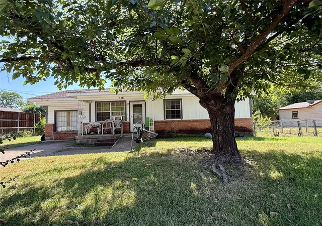 Photo 1 of Sale Pending at 1313 S Rockwall Ave, Terrell, TX 75160 | MLS# 21362128 | Listing updated on 2026-10-02