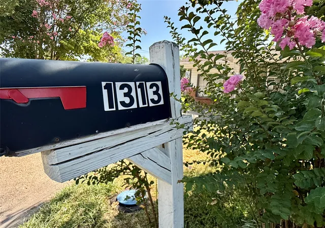 Photo 3 of Sale Pending at 1313 S Rockwall Ave, Terrell, TX 75160 | MLS# 21362128 | Listing updated on 2026-10-02