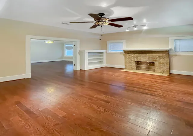 Photo 2 of Single family home for sale at 918 E Franklin St, Hillsboro, TX 76645 | MLS# 21362237 | Listing updated on 2026-08-21
