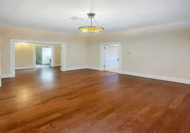 Photo 3 of Single family home for sale at 918 E Franklin St, Hillsboro, TX 76645 | MLS# 21362237 | Listing updated on 2026-08-21