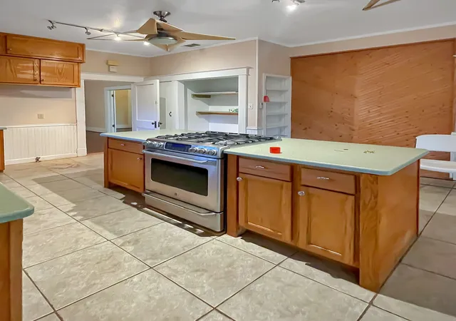 Photo 3 of Single family home for sale at 918 E Franklin St, Hillsboro, TX 76645 | MLS# 21362237 | Listing updated on 2026-08-21