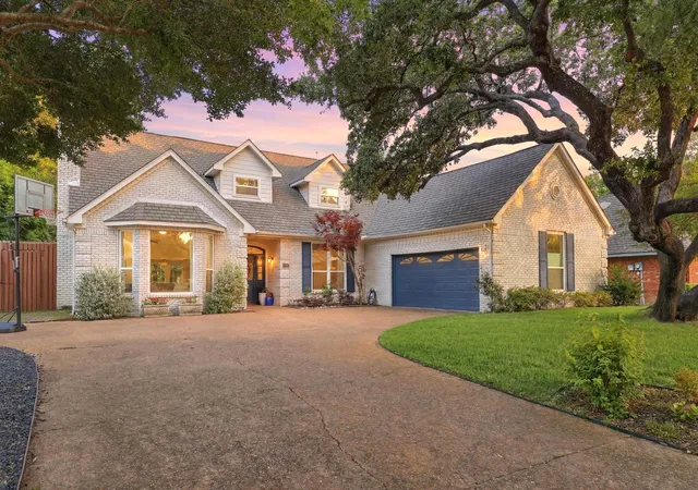 Photo 2 of Single family home for sale at 8814 Sanshire Ave, Dallas, TX 75231 | MLS# 21362229 | Listing updated on 2026-08-18