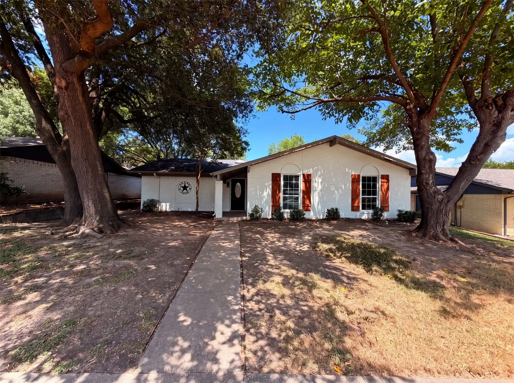 Photo 1 of Single family home for sale at 922 Meadowdale Cir, Garland, TX 75043 | MLS# 21357413 | Listing updated on 2026-10-30