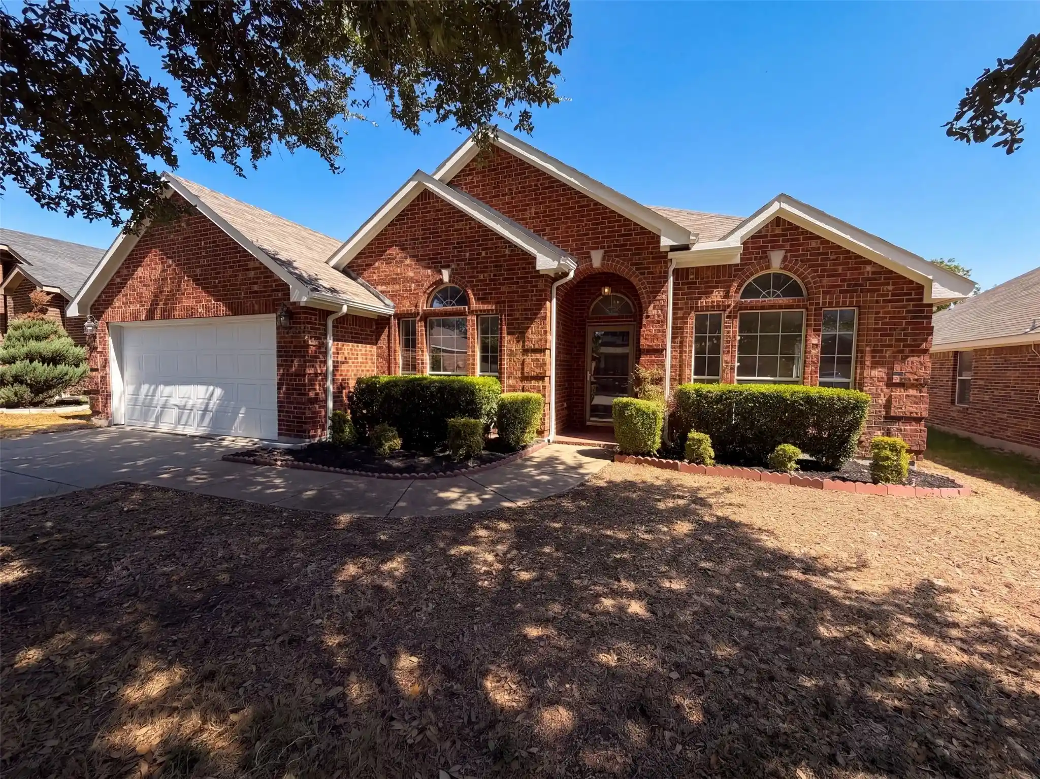 Photo 1 of Single family home for sale at 8526 Vista Grande Dr, Dallas, TX 75249 | MLS# 21362268 | Listing updated on 2026-10-27