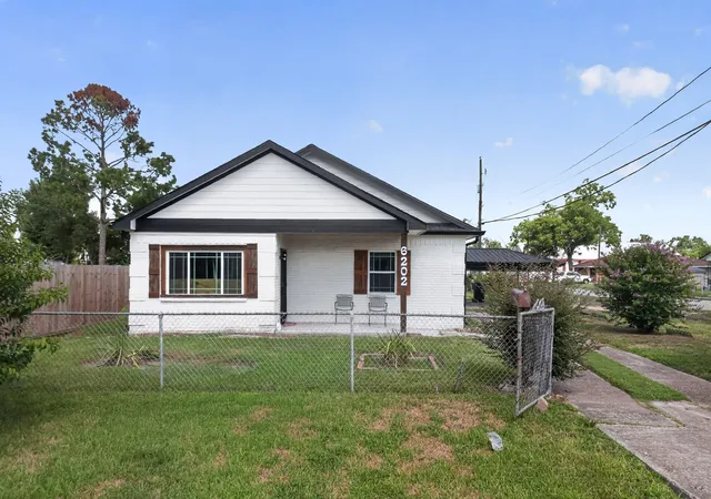 Single family home for sale at 6202 Kashmere St, Houston, TX 77026 | MLS# 21362190