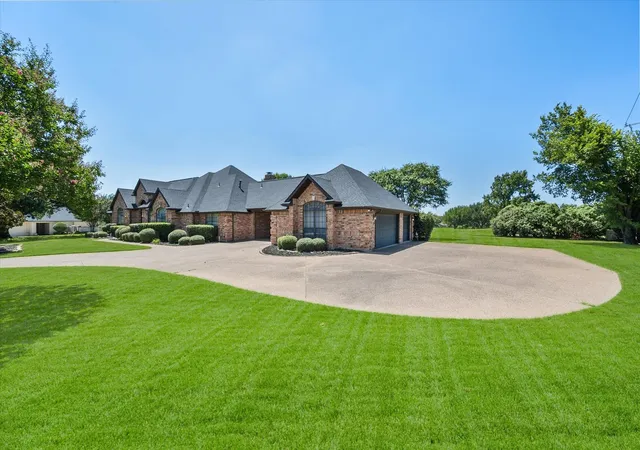 Photo 2 of Single family home for sale at 1388 Fairhaven Dr, Mansfield, TX 76063 | MLS# 21361071 | Listing updated on 2026-09-18