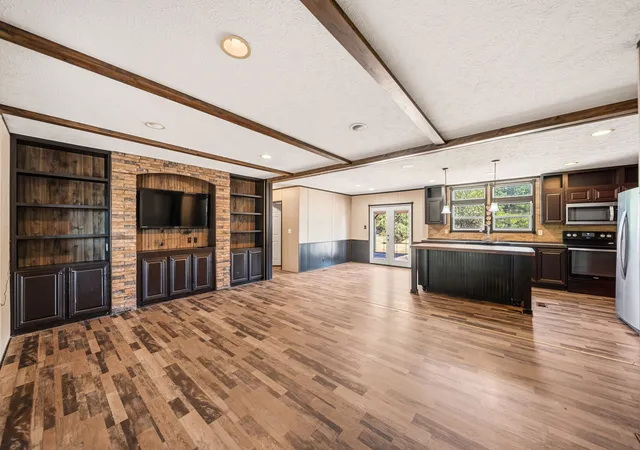 Photo 3 of Sale Pending at 247 Chapel Hill Ln, Waxahachie, TX 75165 | MLS# 21362293 | Listing updated on 2026-09-26