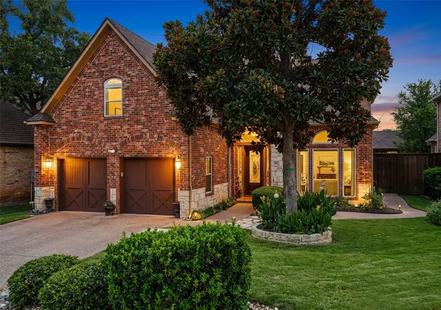 Photo 1 of Single family home for sale at 14 Jamie Ct, Trophy Club, TX 76262 | MLS# 21359865 | Listing updated on 2026-08-21