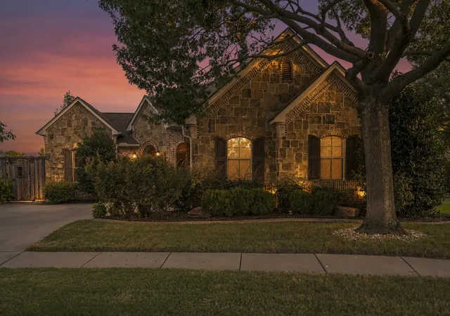 Photo 1 of Single family home for sale at 613 Sophie Ln, Colleyville, TX 76034 | MLS# 21360901 | Listing updated on 2026-08-18