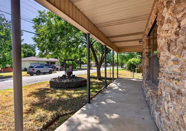 Photo 2 of Single family home for sale at 702 N Rita St, Waco, TX 76705 | MLS# 21362140 | Listing updated on 2026-09-24