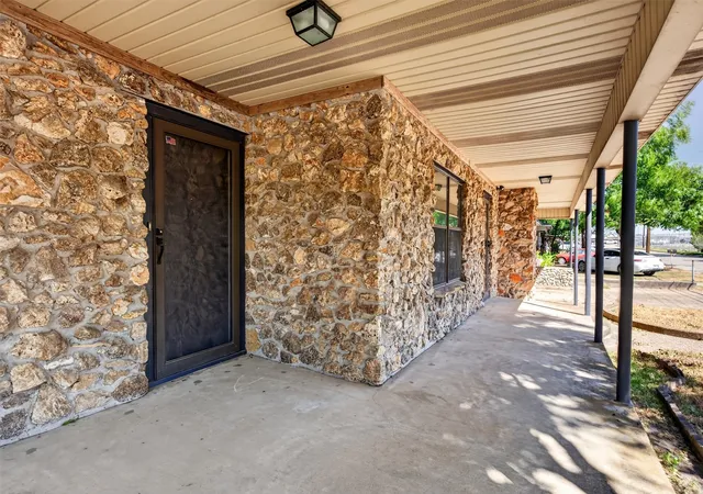 Photo 3 of Single family home for sale at 702 N Rita St, Waco, TX 76705 | MLS# 21362140 | Listing updated on 2026-09-24