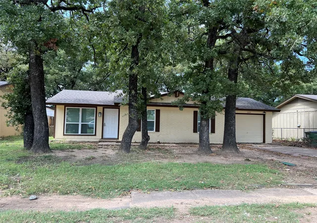 Photo 1 of Single family home for sale at 3221 Forestdale Ln, Balch Springs, TX 75180 | MLS# 21362362 | Listing updated on 2026-08-18