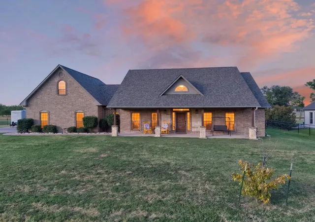 Photo 3 of Single family home for sale at 6220 Pinon Trl, Royse City, TX 75189 | MLS# 21362305 | Listing updated on 2026-08-29