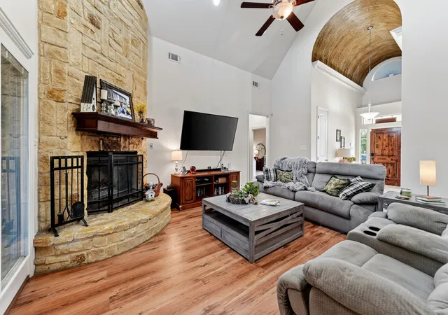 Photo 4 of Single family home for sale at 6220 Pinon Trl, Royse City, TX 75189 | MLS# 21362305 | Listing updated on 2026-10-02