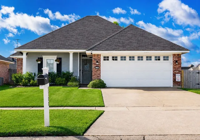 Photo 1 of Sale Pending at 5300 Lantana Ln, Bossier City, LA 71112 | MLS# 21361400 | Listing updated on 2026-08-23