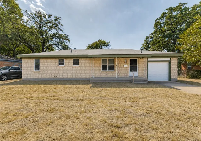 Photo 1 of Single family home for sale at 3021 Edith Ln, Haltom City, TX 76117 | MLS# 21356646 | Listing updated on 2026-09-15