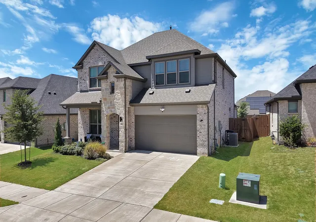 Photo 2 of Sale Pending at 10621 Tuxinaw Trl, Fort Worth, TX 76179 | MLS# 21361632 | Listing updated on 2026-09-02