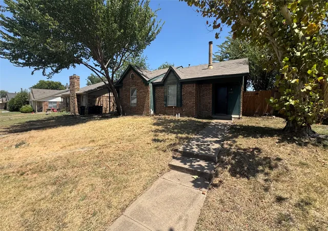 Photo 2 of Multi family home for sale at 7483 Tiffany Meadows Ln, Fort Worth, TX 76140 | MLS# 21361396 | Listing updated on 2026-10-02