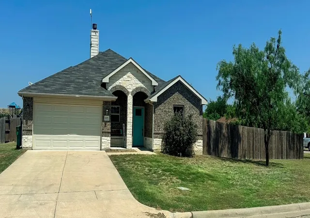 Photo 1 of Single family home for sale at 805 Wind Song, Stephenville, TX 76401 | MLS# 21361383 | Listing updated on 2026-08-21