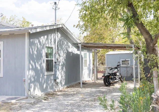 Photo 2 of Single family home for sale at 1206 9th St, Mineral Wells, TX 76067 | MLS# 21350448 | Listing updated on 2026-09-17