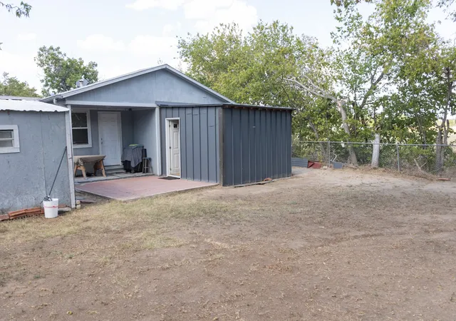 Photo 3 of Single family home for sale at 1206 9Th St, Mineral Wells, TX 76067 | MLS# 21350448 | Listing updated on 2026-09-17